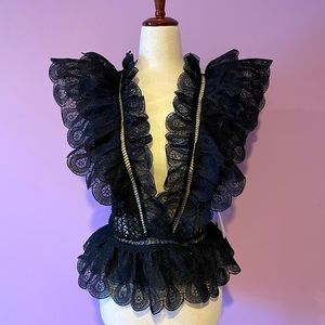 Mele E. Pere black top